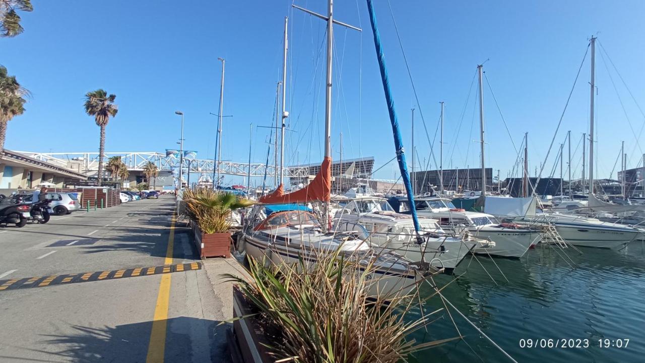 Wonderful Boat For Families And Friends Hotel Sant Adria de Besos Luaran gambar